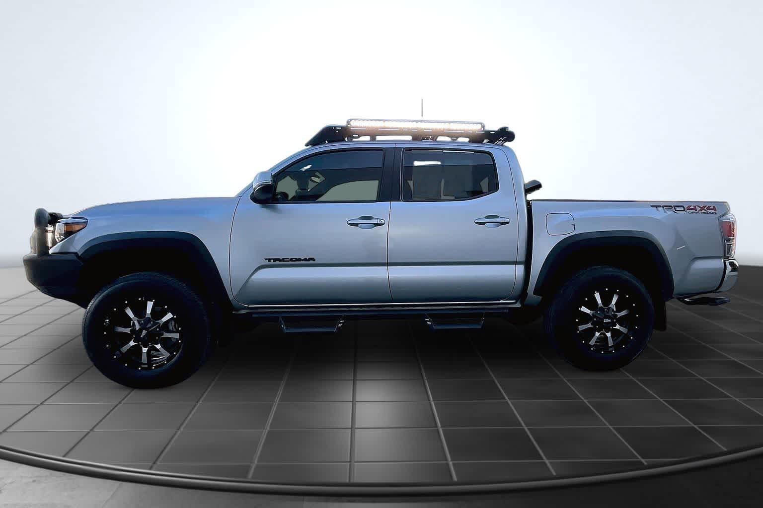 Thumbnail: 2023 Toyota Tacoma - 3
