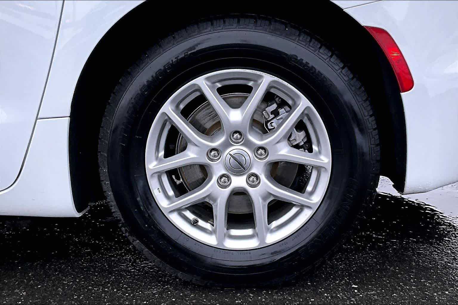 Thumbnail: 2024 Chrysler Pacifica - 35