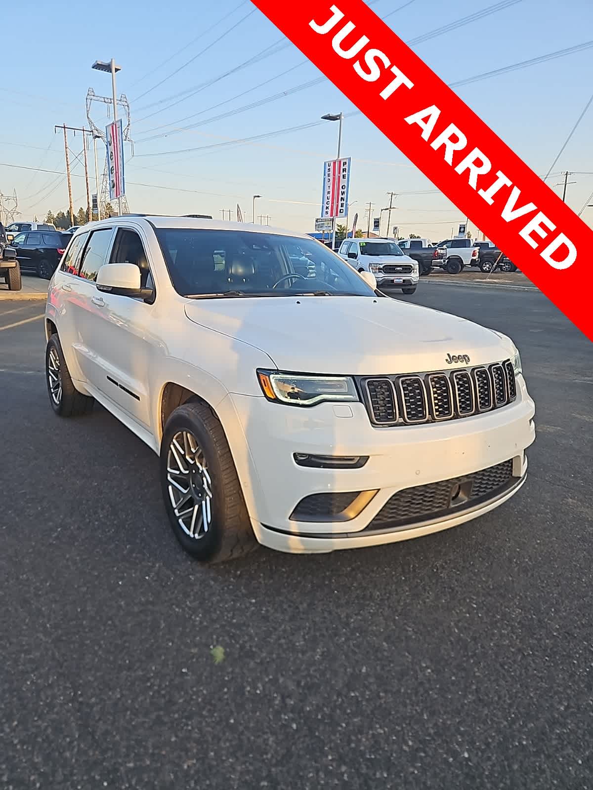 Thumbnail: 2018 Jeep Grand Cherokee - 3