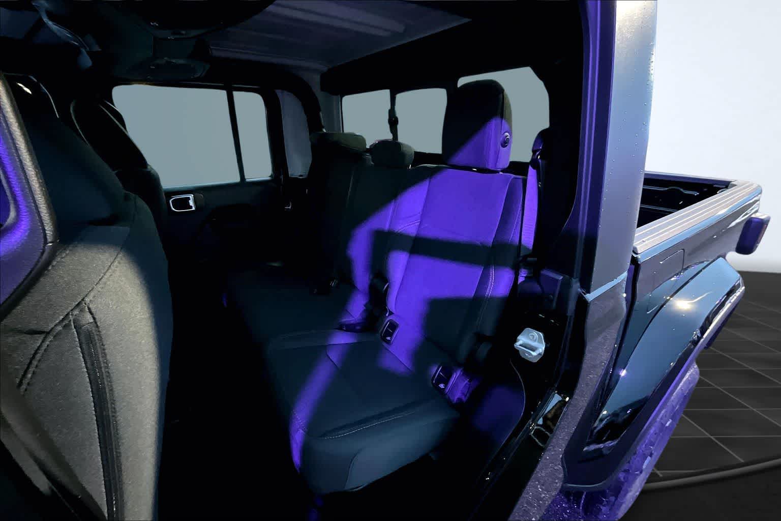 Thumbnail: 2026 Jeep Gladiator - 13