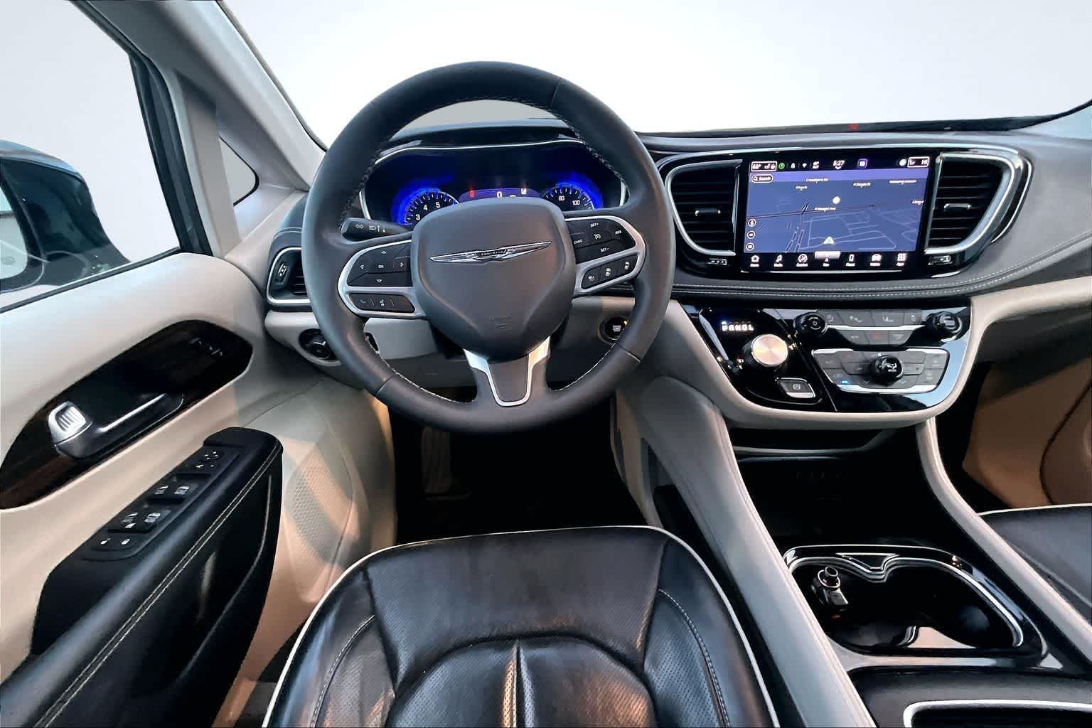 Thumbnail: 2023 Chrysler Pacifica - 15