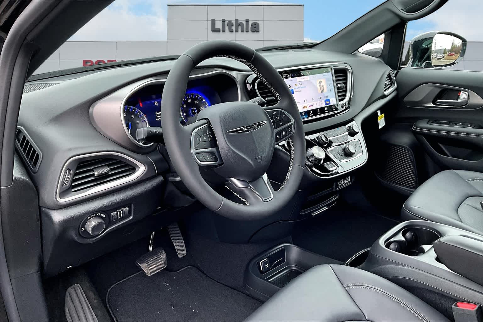 Thumbnail: 2025 Chrysler Voyager - 2