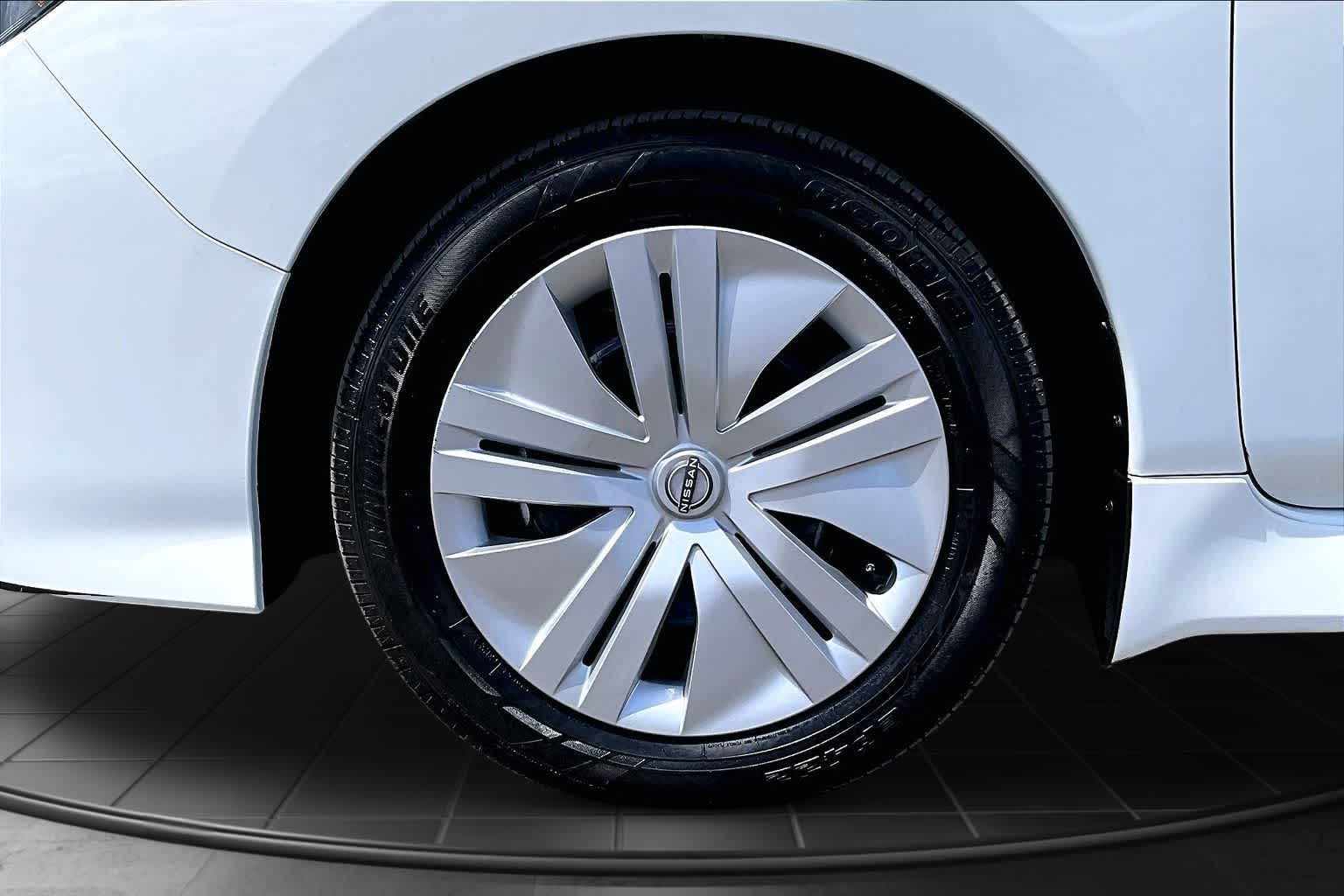 Thumbnail: 2024 Nissan Leaf - 8