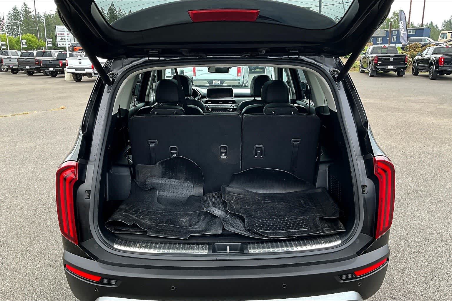 Thumbnail: 2022 Kia Telluride - 19