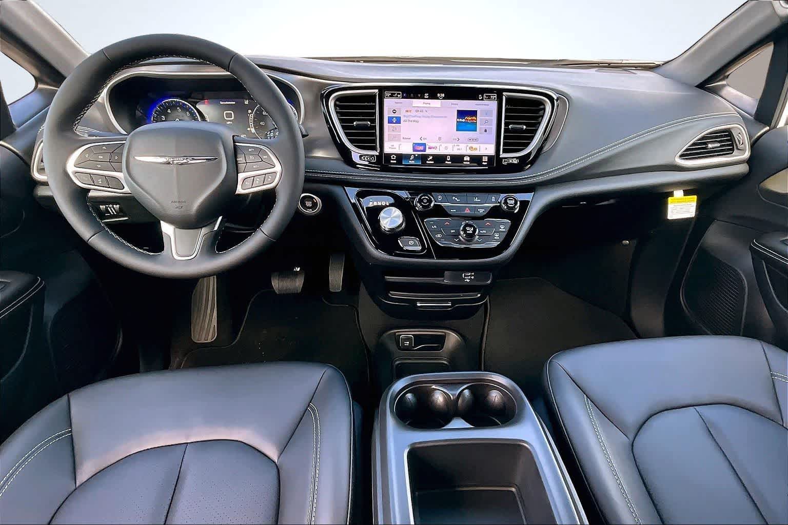 Thumbnail: 2026 Chrysler Pacifica - 10