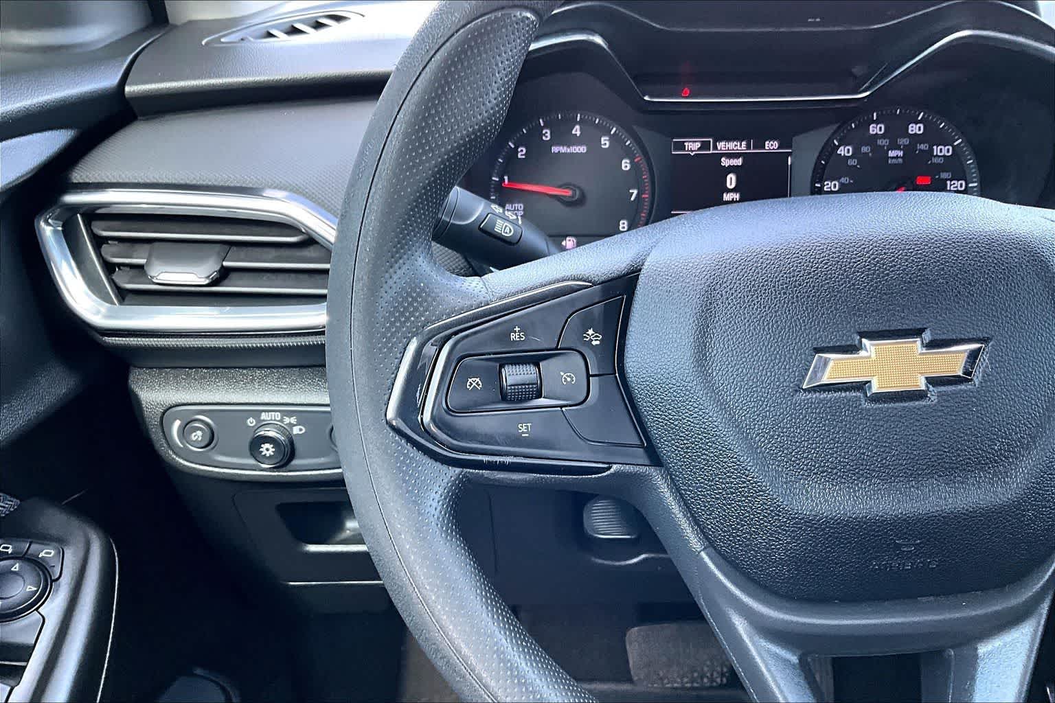 Thumbnail: 2023 Chevrolet TrailBlazer - 24