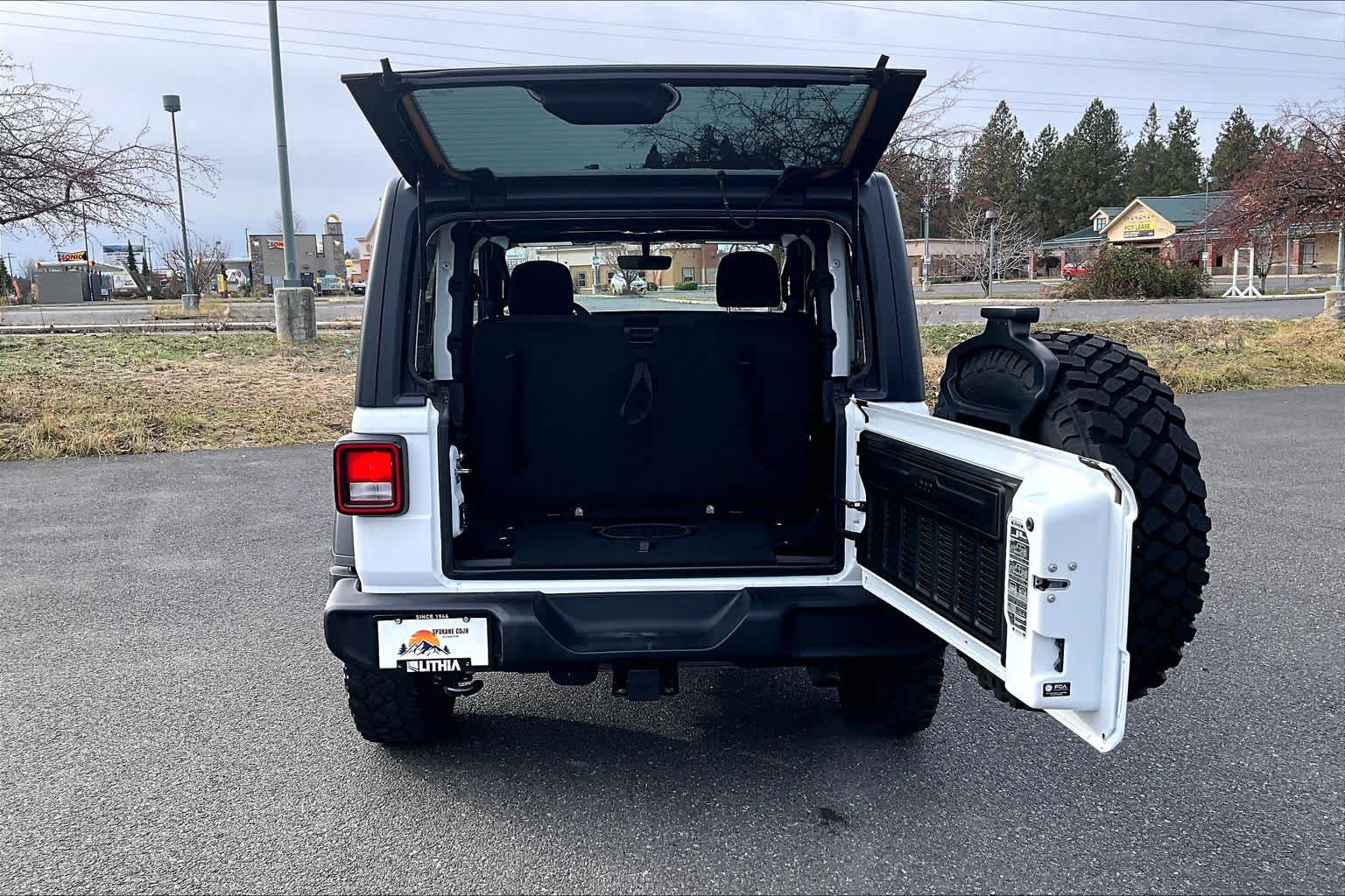 Thumbnail: 2022 Jeep Wrangler - 19