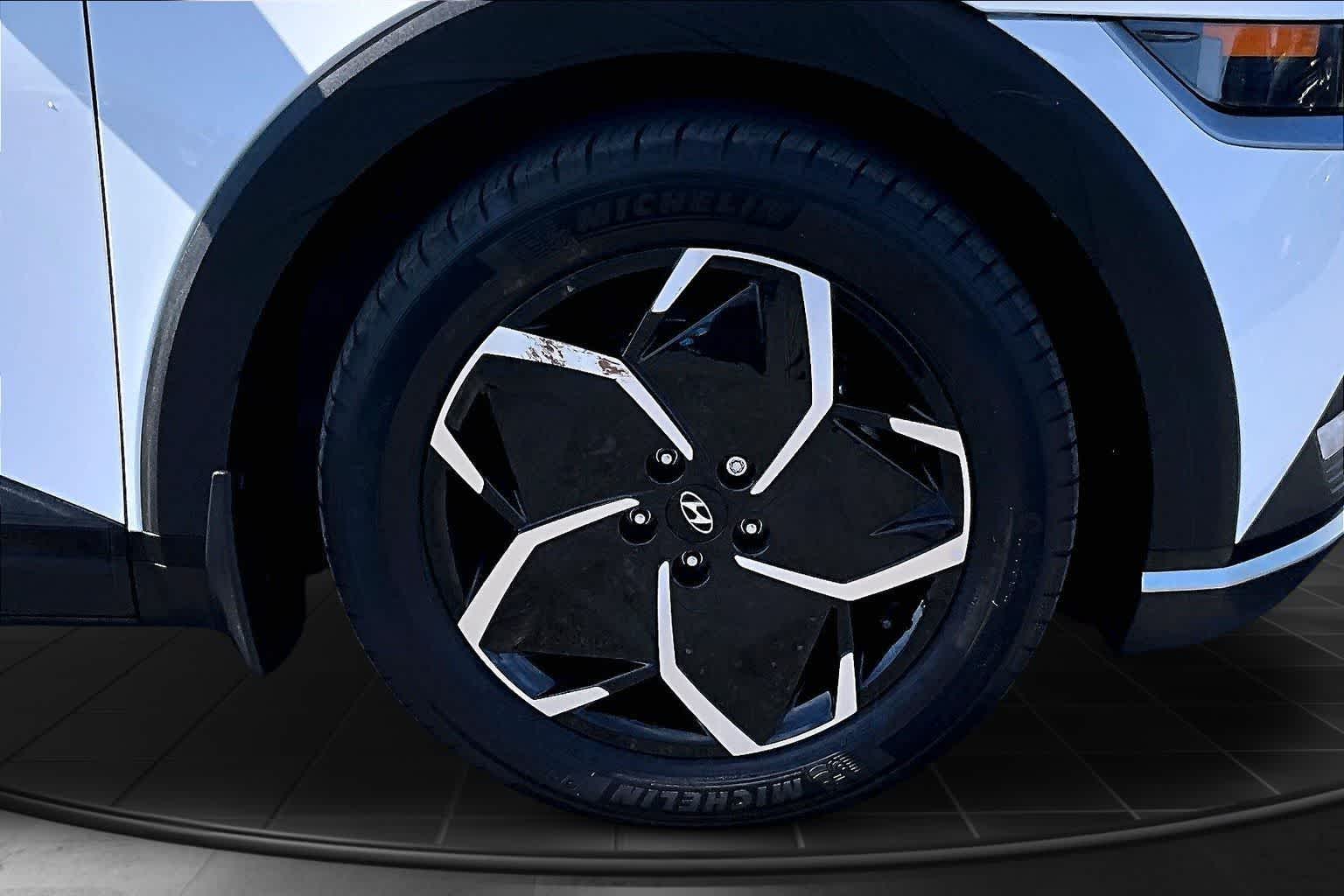 Thumbnail: 2023 Hyundai Ioniq 5 - 34