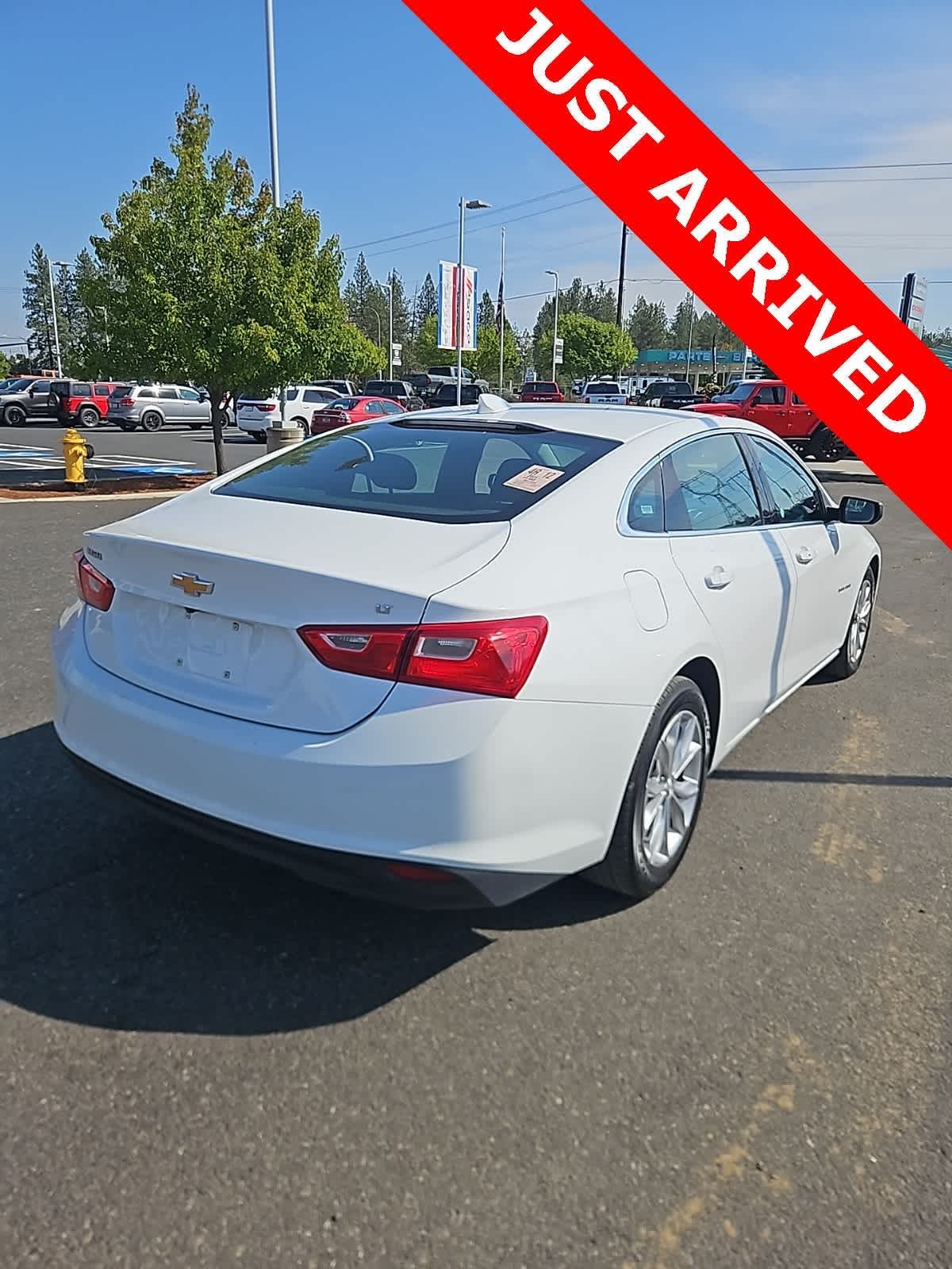 2023 Chevrolet Malibu 1LT photo 3