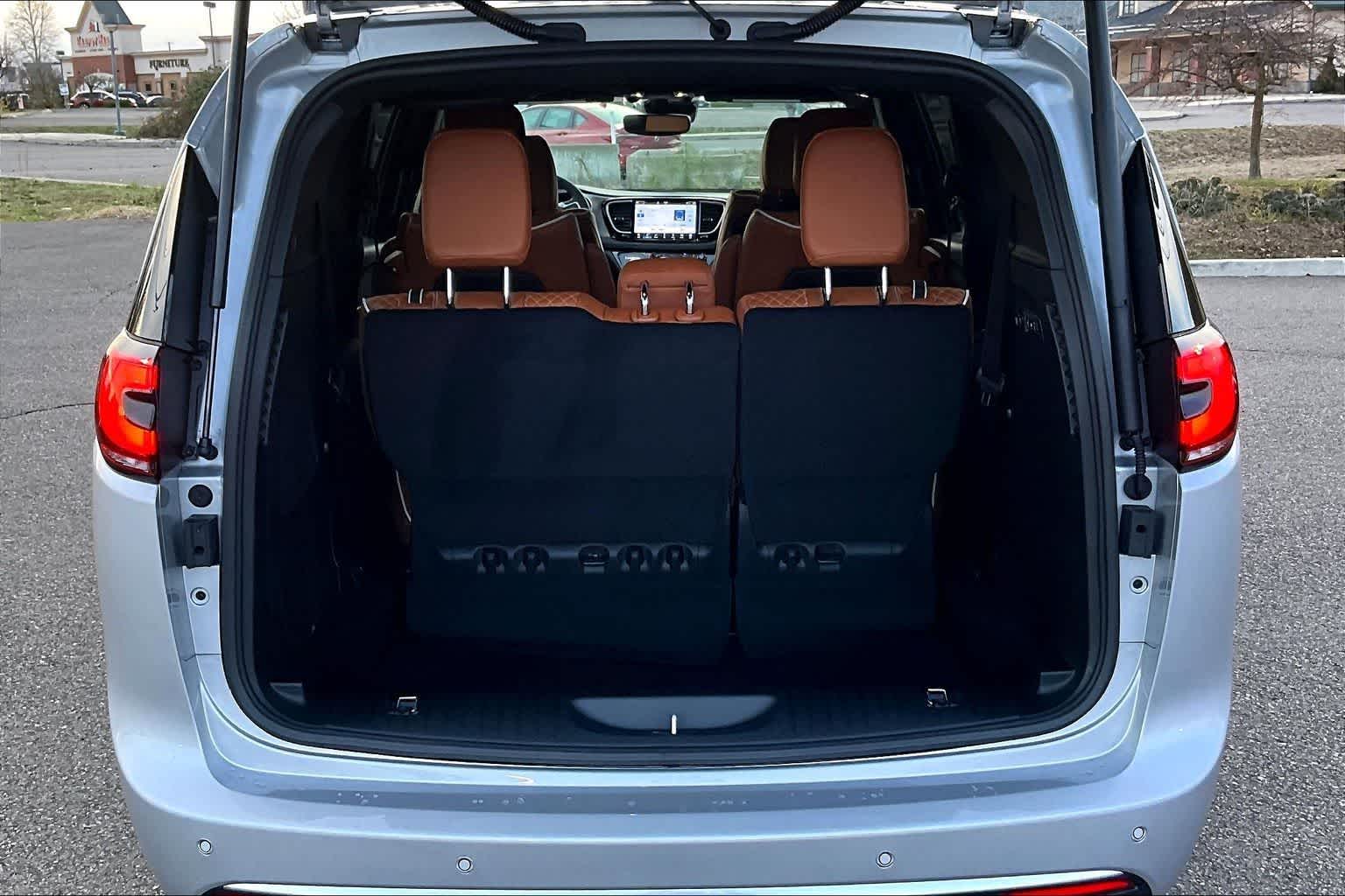 Thumbnail: 2026 Chrysler Pacifica - 19