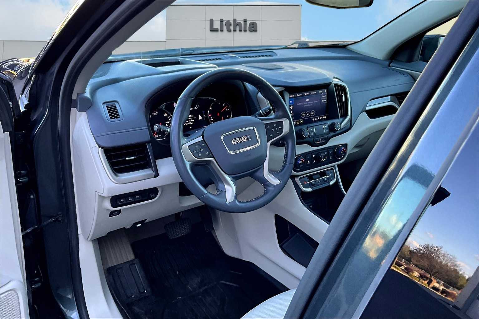 2022 Gmc Terrain Denali photo 2