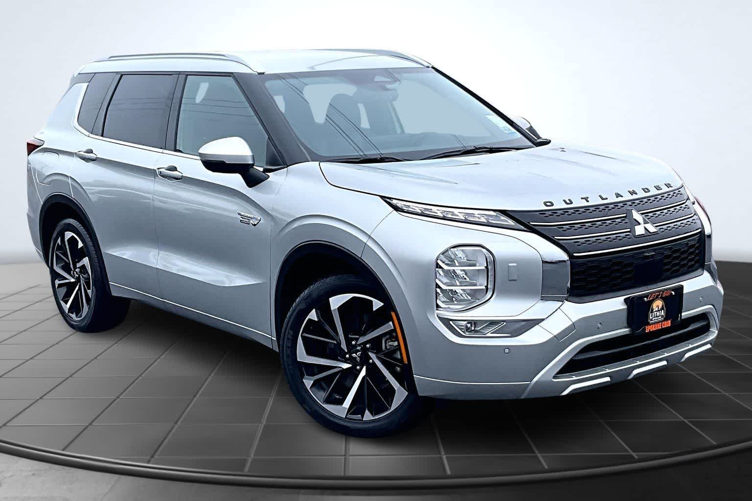 Thumbnail: 2023 Mitsubishi Outlander - 22