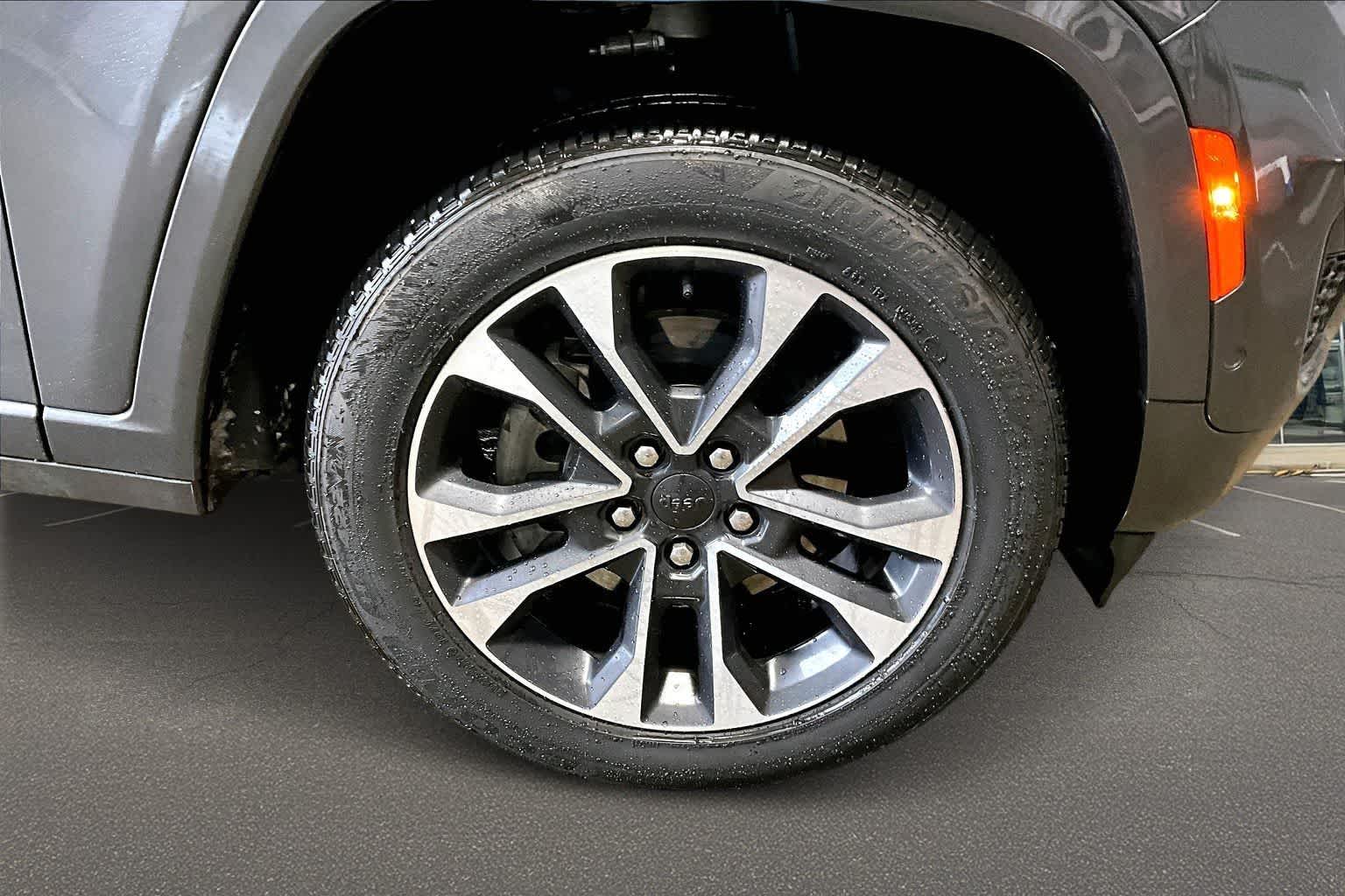 Thumbnail: 2022 Jeep Grand Cherokee - 34