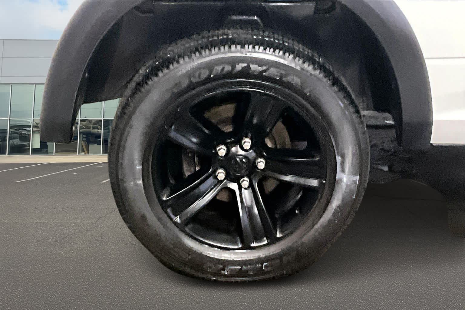 Thumbnail: 2020 RAM 1500 Classic - 36