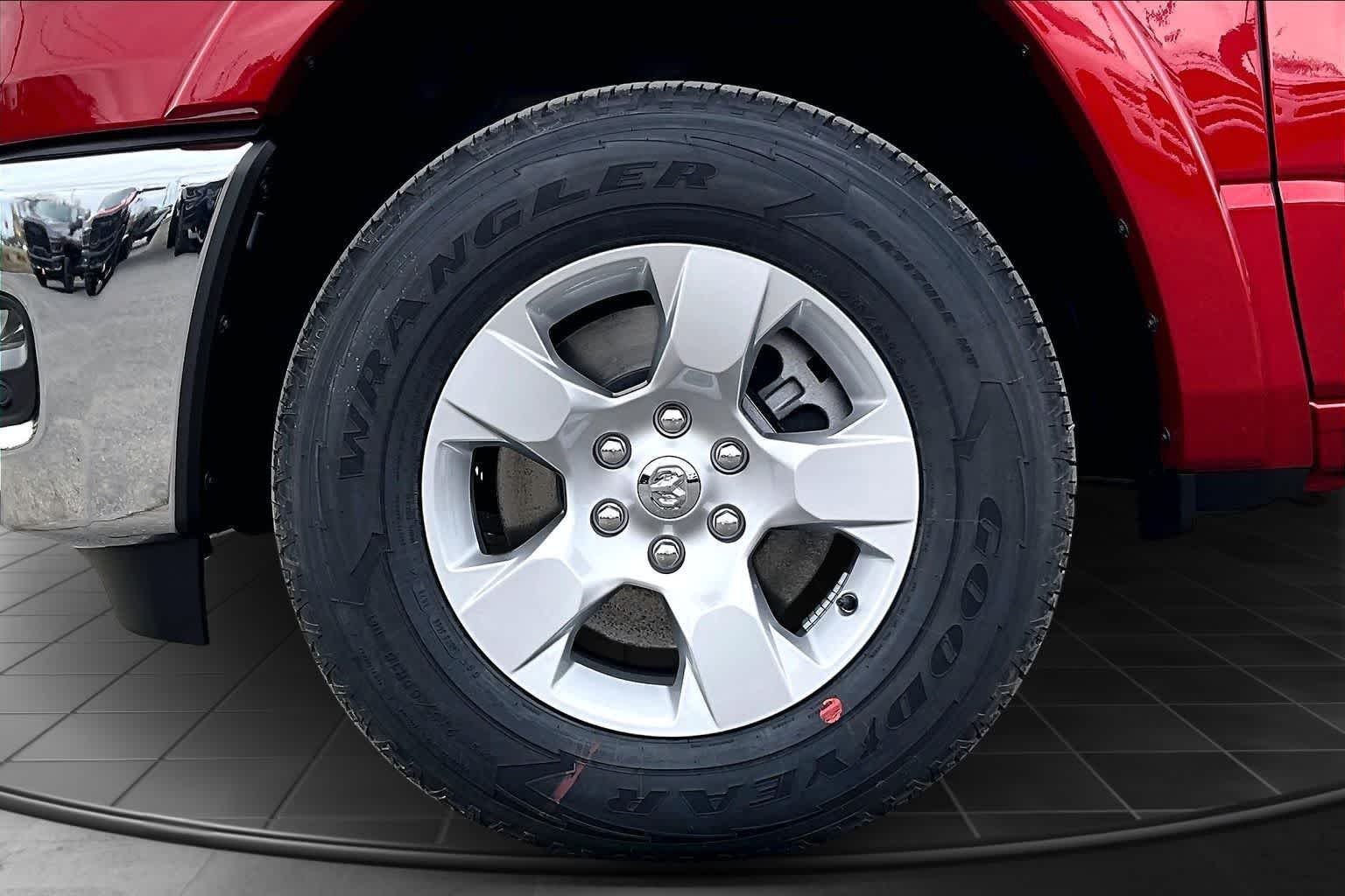 Thumbnail: 2026 RAM 1500 - 8