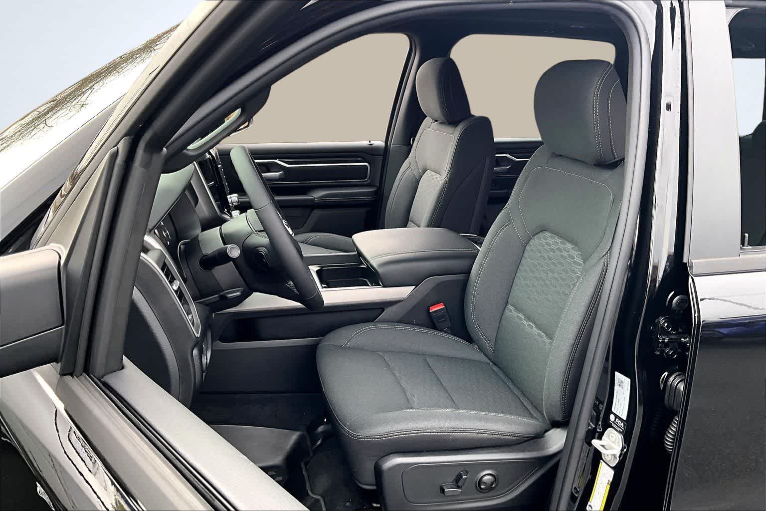 Thumbnail: 2026 RAM 1500 - 11