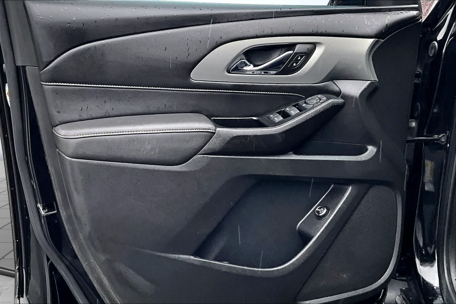 Thumbnail: 2023 Chevrolet Traverse - 28