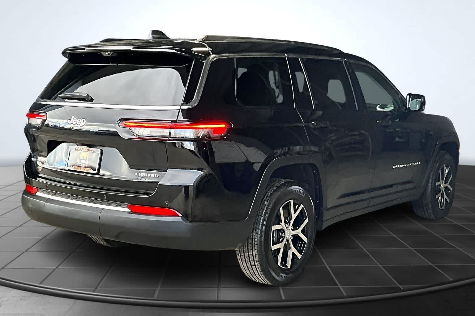 Thumbnail: 2023 Jeep Grand Cherokee L - 23