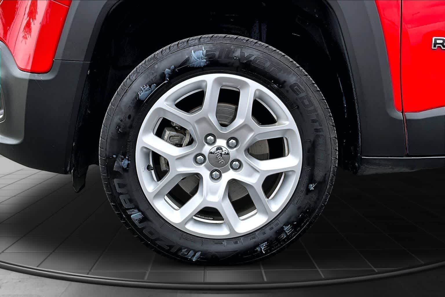 Thumbnail: 2018 Jeep Renegade - 8