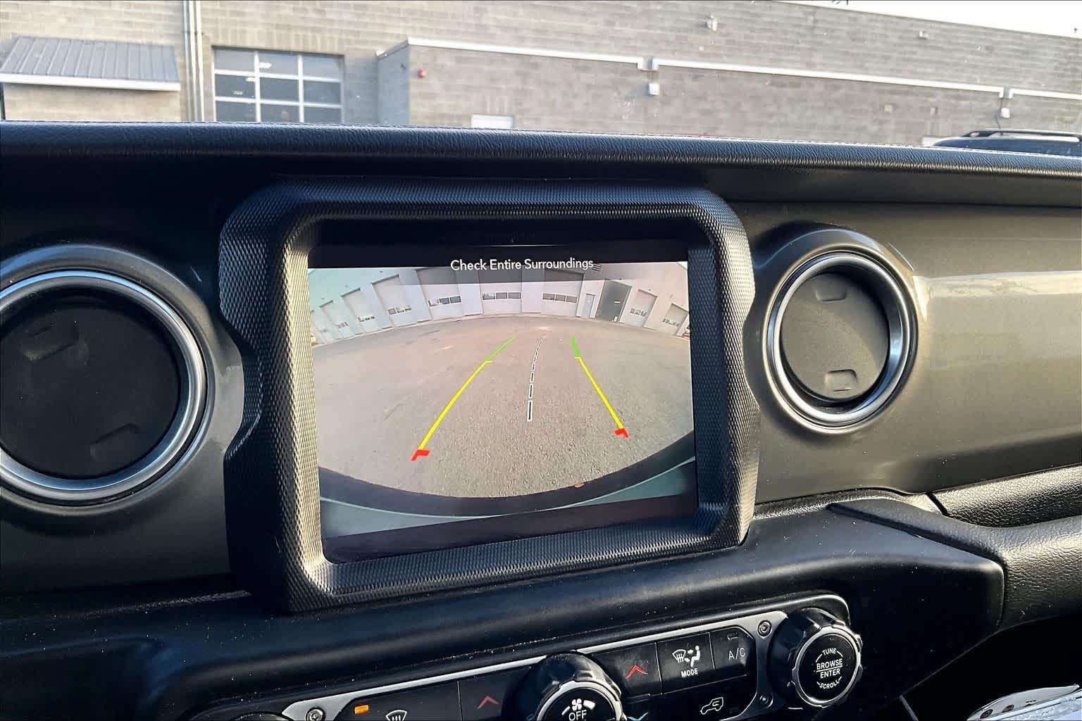 Thumbnail: 2023 Jeep Wrangler - 27