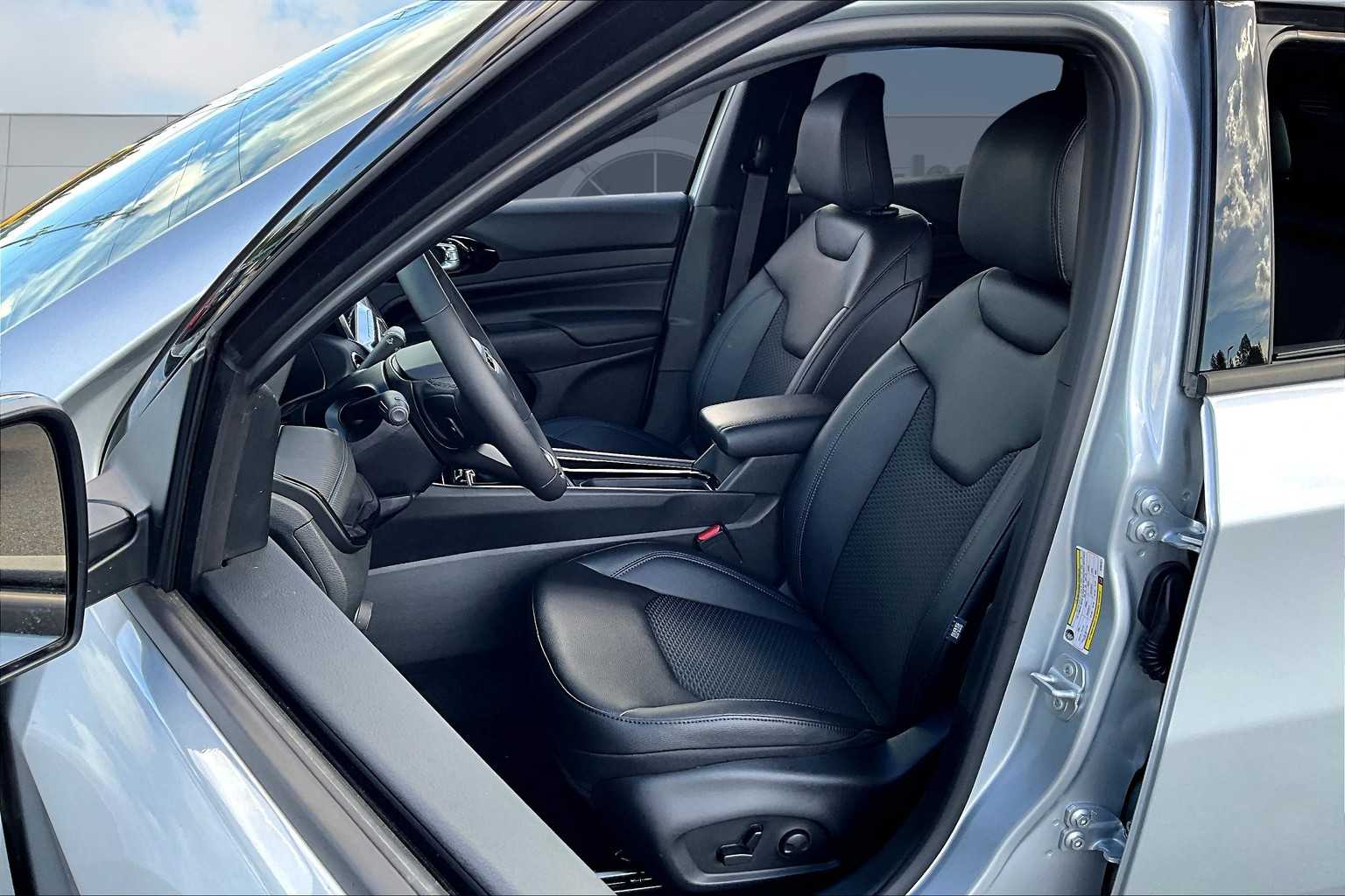 Thumbnail: 2025 Jeep Compass - 11