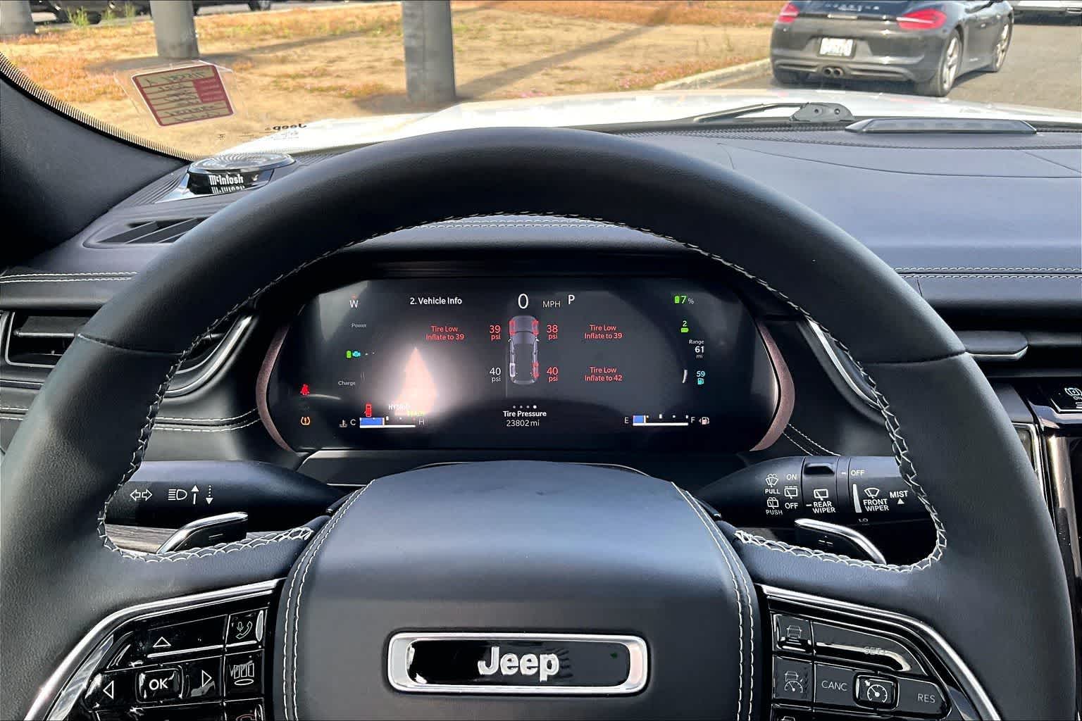 Thumbnail: 2022 Jeep Grand Cherokee - 17