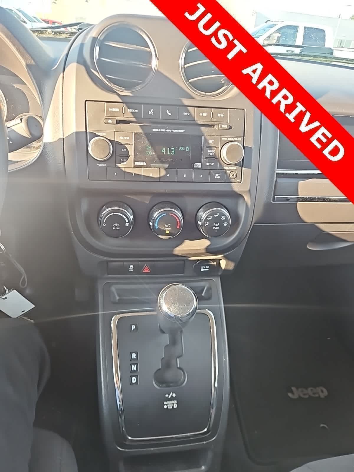 Thumbnail: 2015 Jeep Patriot - 10