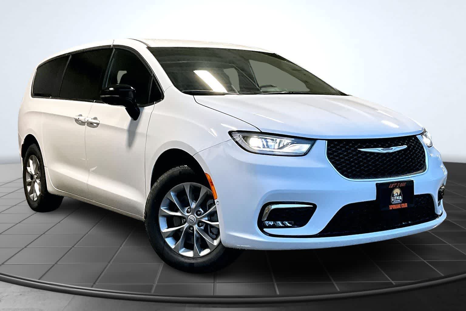 Thumbnail: 2026 Chrysler Pacifica - 22