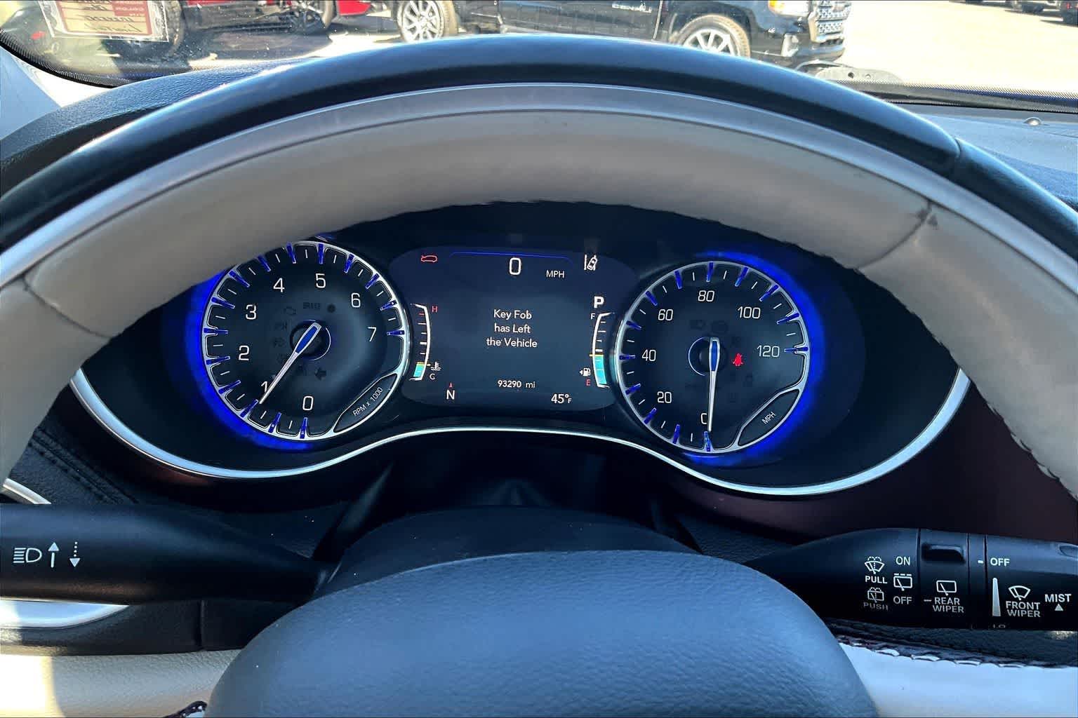 Thumbnail: 2020 Chrysler Pacifica - 18