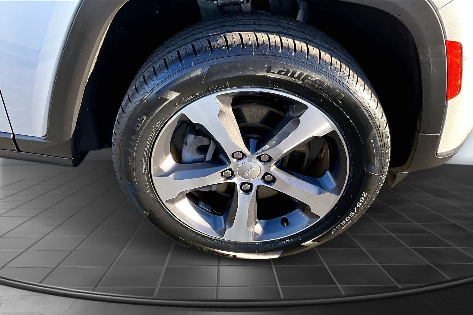 Thumbnail: 2023 Jeep Grand Cherokee L - 34