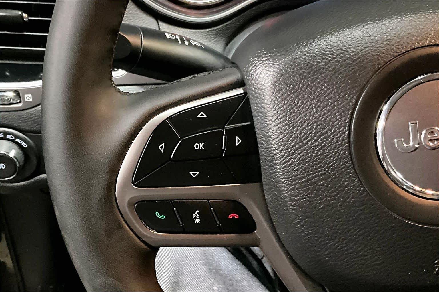 Thumbnail: 2022 Jeep Cherokee - 25