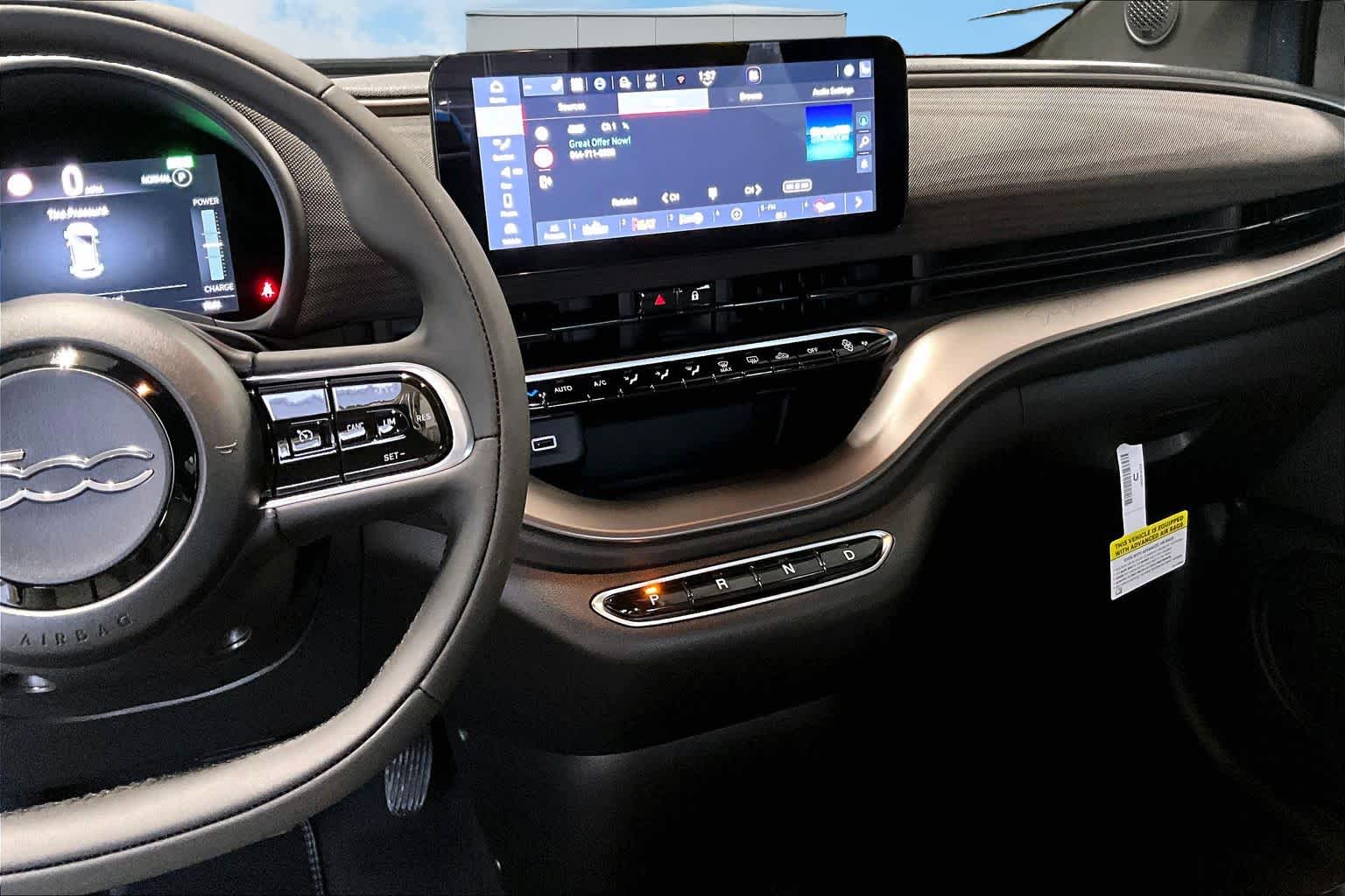 Thumbnail: 2025 Fiat 500e - 16