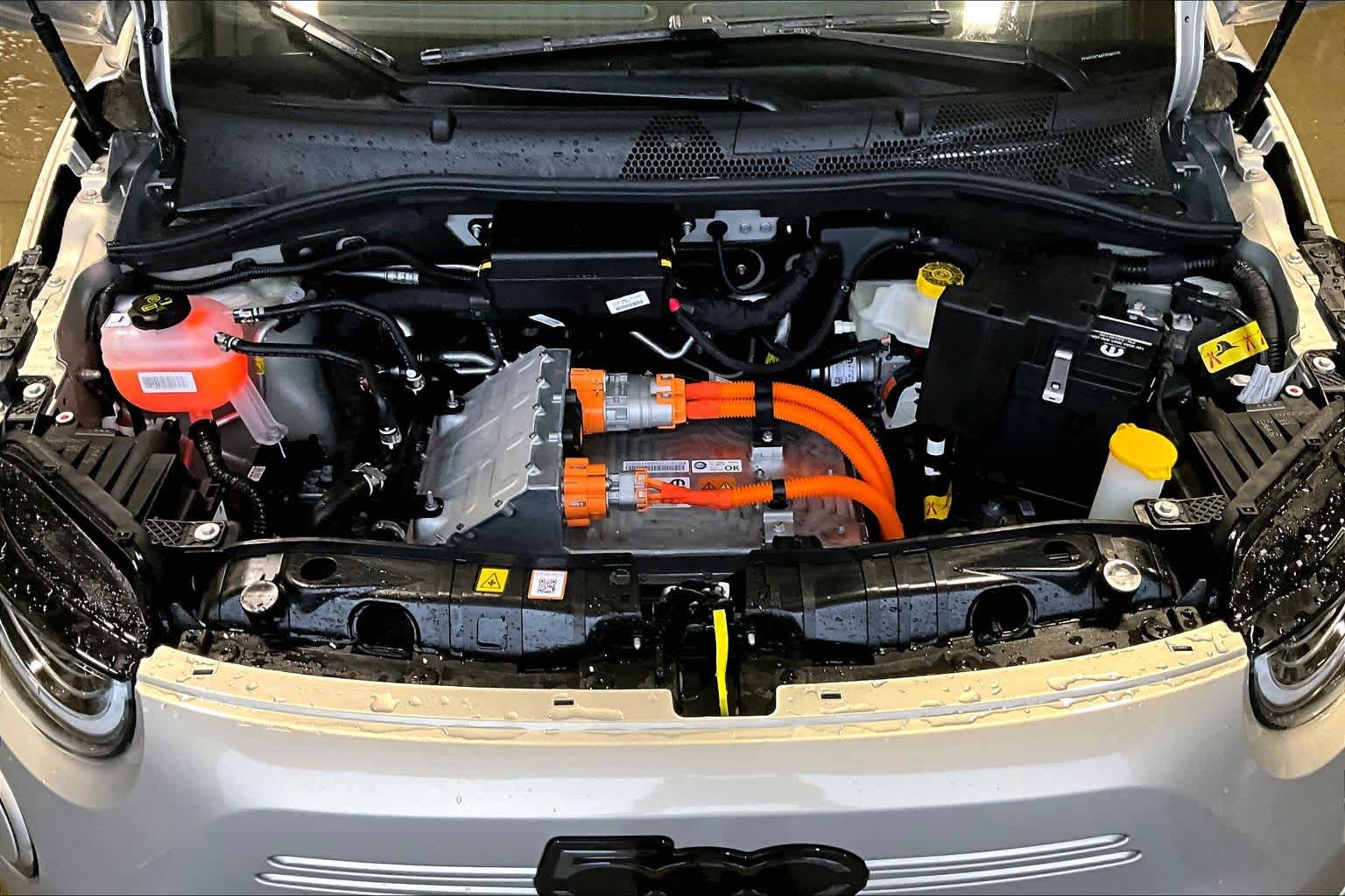 Thumbnail: 2025 Fiat 500e - 9