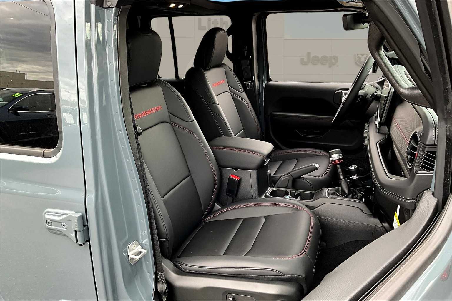 Thumbnail: 2025 Jeep Wrangler - 14