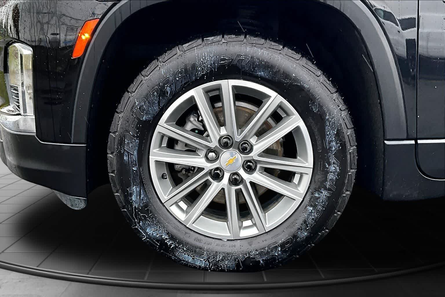 Thumbnail: 2023 Chevrolet Traverse - 8