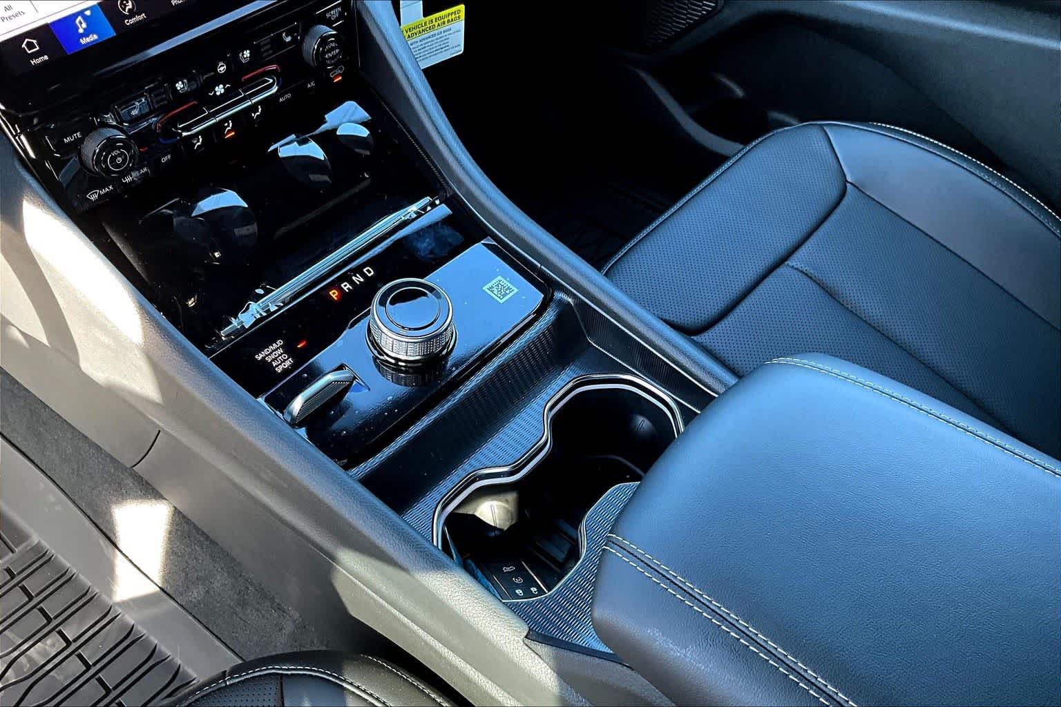 Thumbnail: 2025 Jeep Grand Cherokee - 17