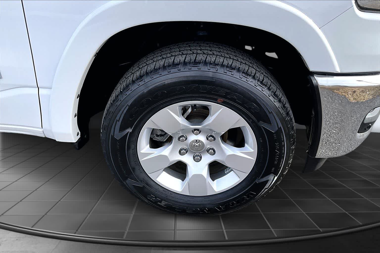 Thumbnail: 2025 RAM 1500 - 34