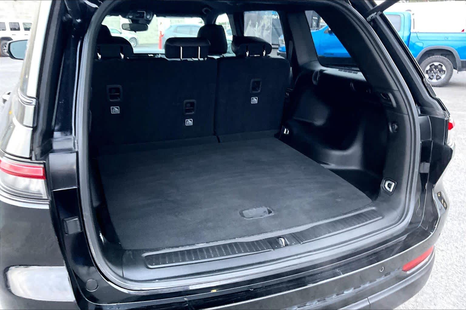 Thumbnail: 2024 Jeep Grand Cherokee - 19