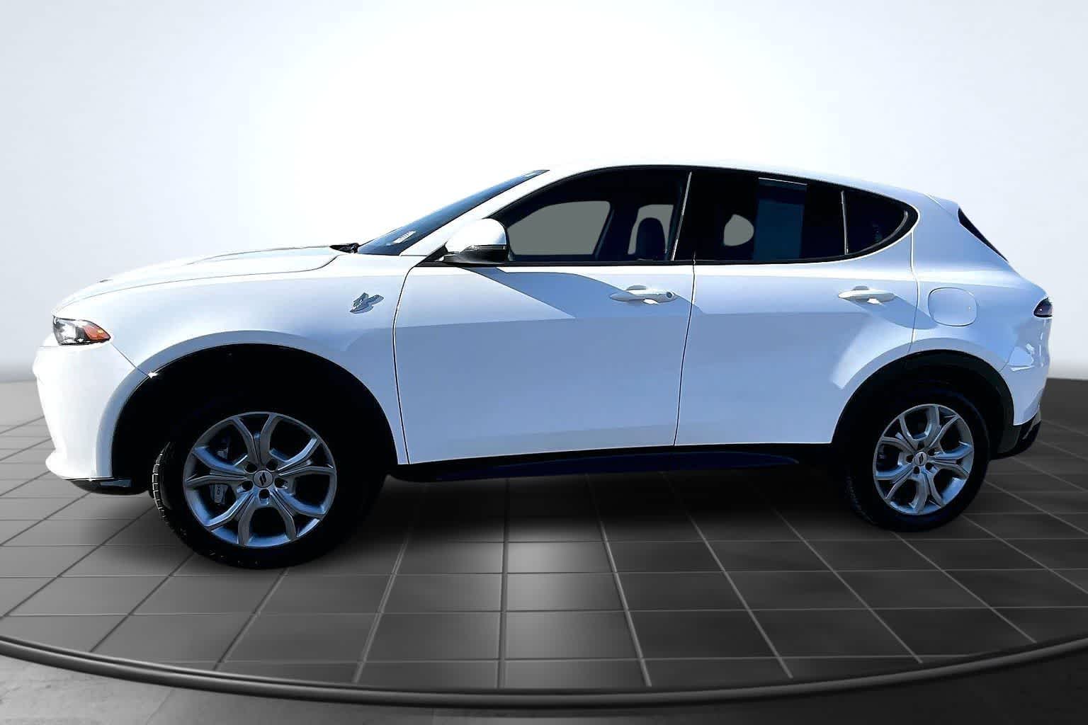 Thumbnail: 2024 Dodge Hornet - 3