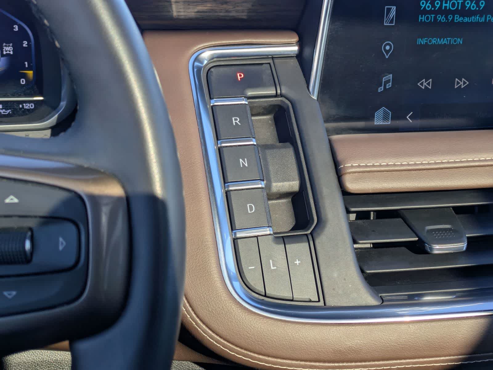Thumbnail: 2023 Chevrolet Tahoe - 30