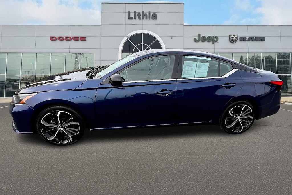Used 2023 Nissan Altima 2.5 SR Sedan