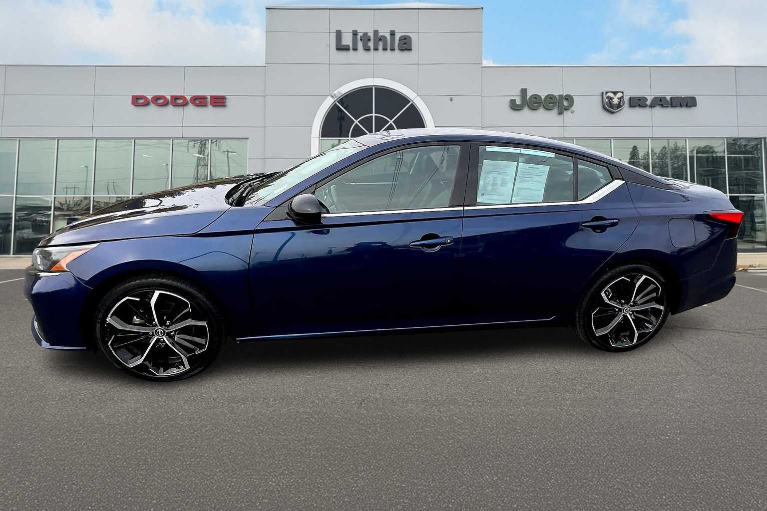 2023 Nissan Altima 2.5 SR photo 3