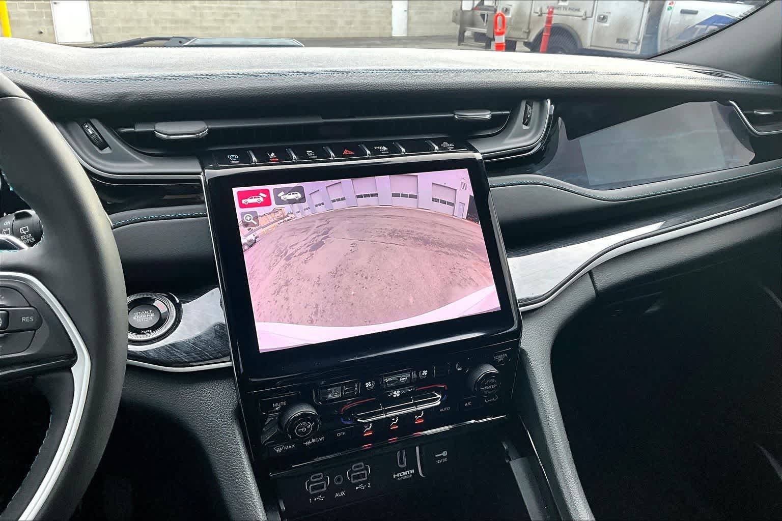 Thumbnail: 2023 Jeep Grand Cherokee - 27