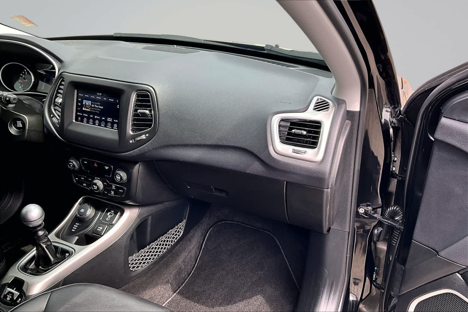 Thumbnail: 2018 Jeep Compass - 23