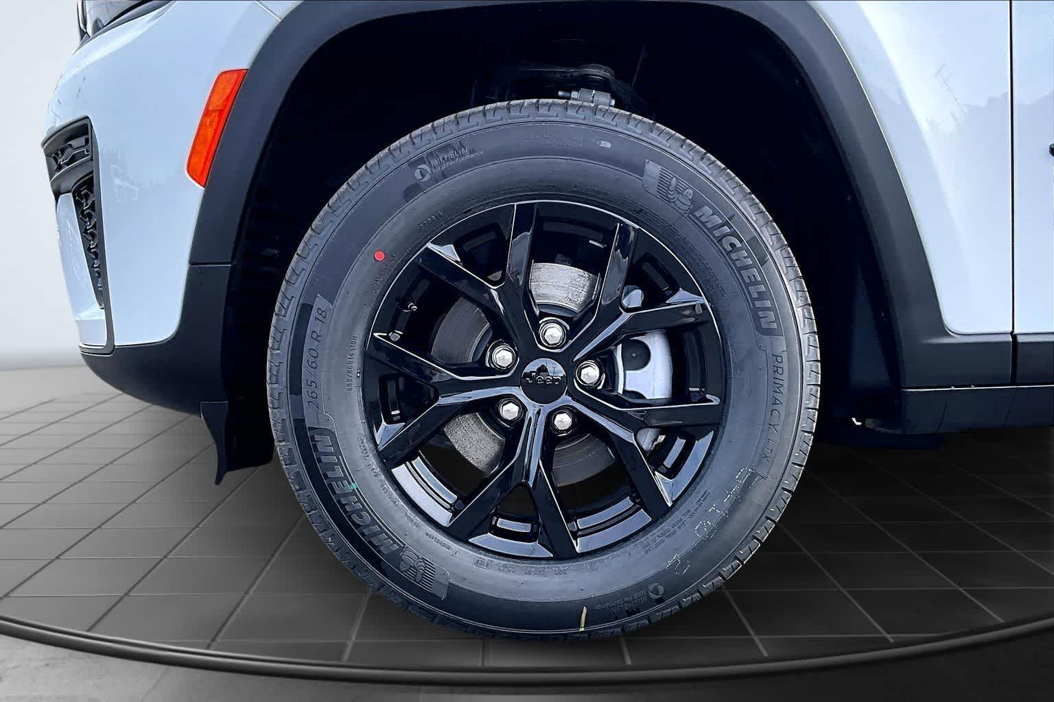 Thumbnail: 2026 Jeep Grand Cherokee - 8