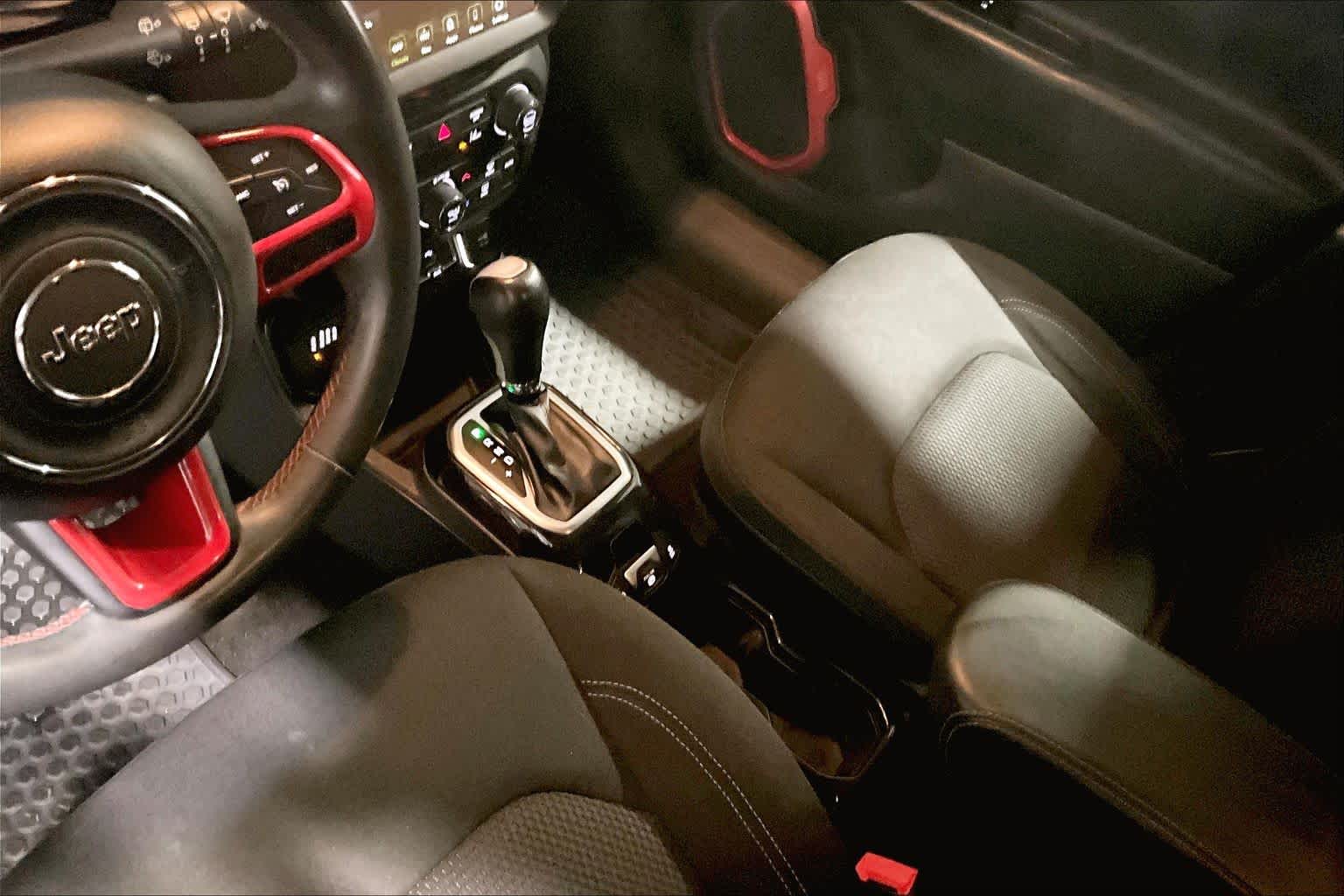 Thumbnail: 2022 Jeep Renegade - 17