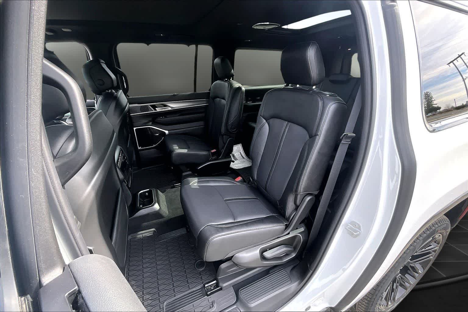 Thumbnail: 2026 Jeep Grand Wagoneer L - 13