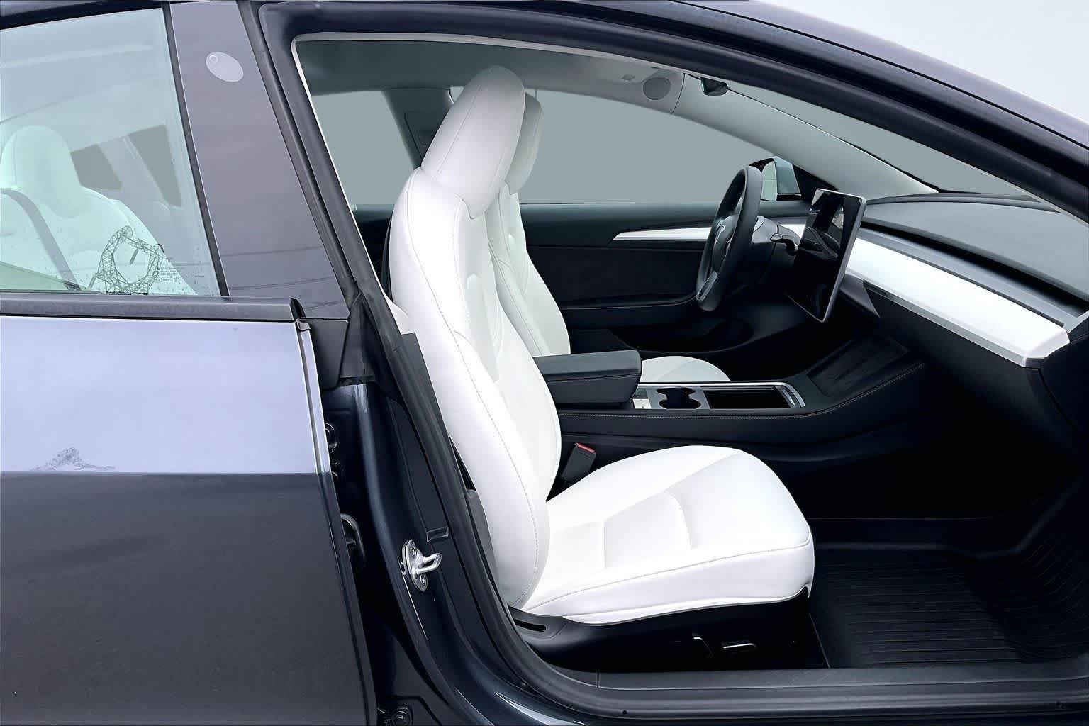 Thumbnail: 2023 Tesla Model 3 - 14