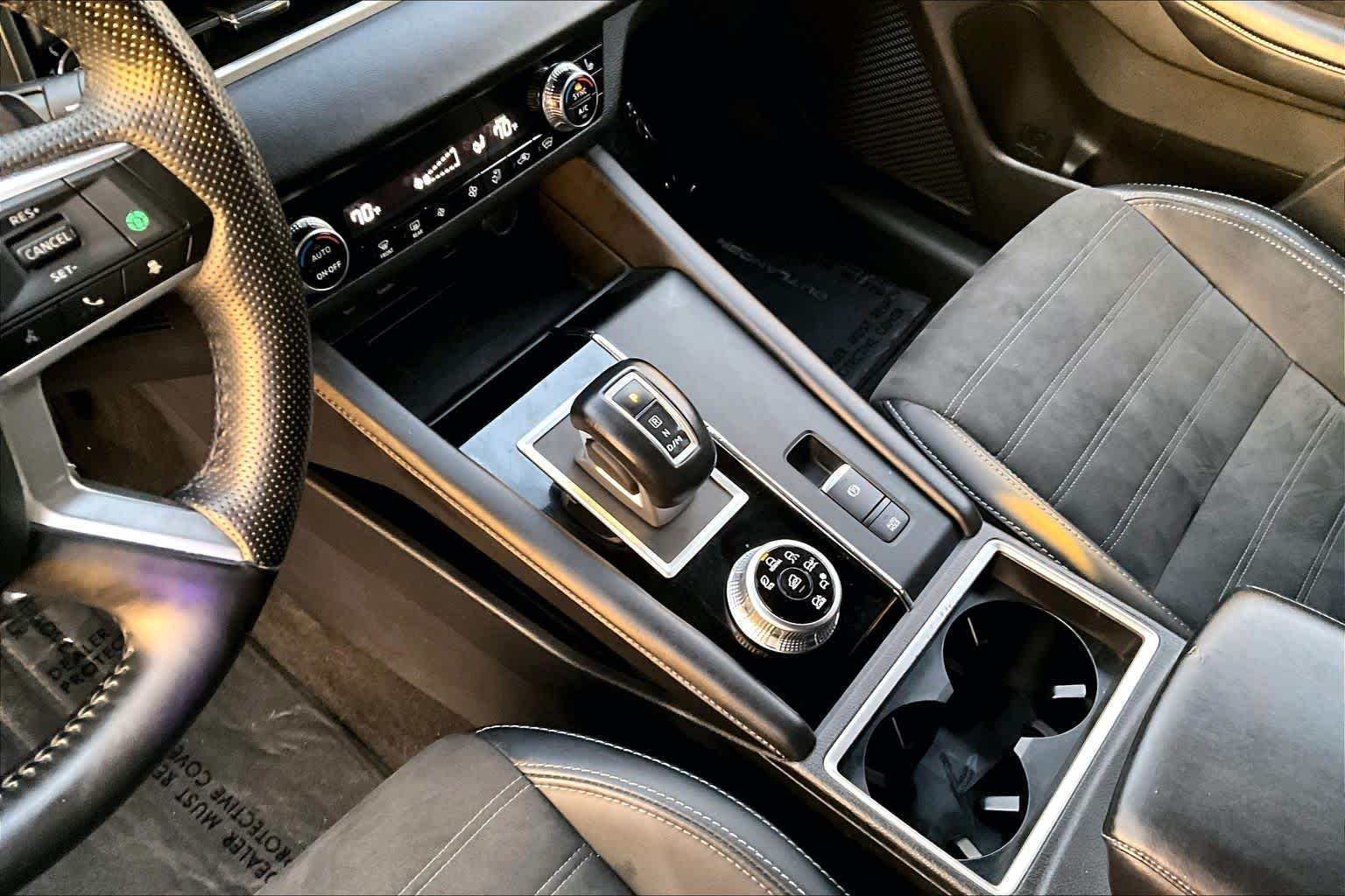 Thumbnail: 2024 Mitsubishi Outlander - 17