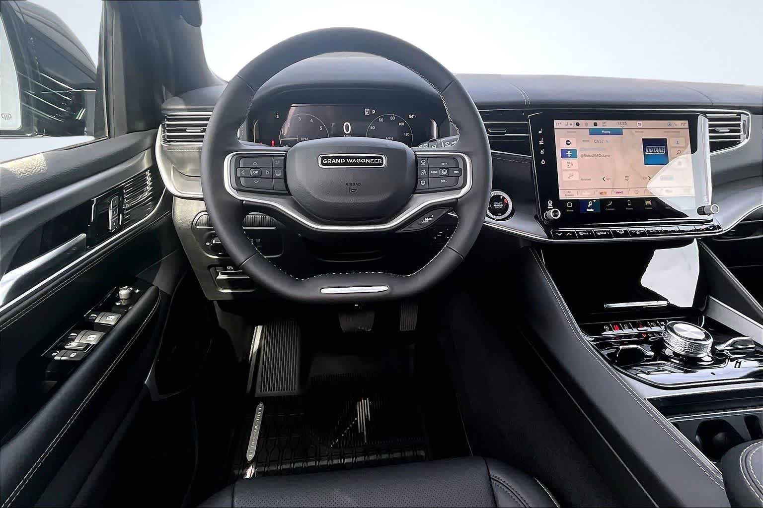 Thumbnail: 2026 Jeep Grand Wagoneer L - 15